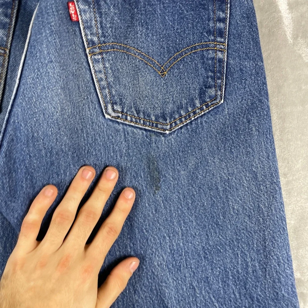 Vintage Levis 501 Jeans Mens 32x32 fits 30x31 Made in USA Dark Wash 90s Button